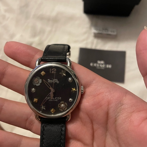 COACH WATCH - Picture 2 of 2